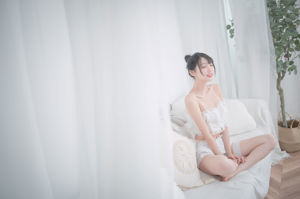 [COS Welfare] Zhou Ji ist ein süßes Häschen - weißer Schlafanzug