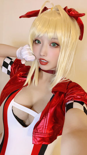 [Cosplay] Blogger anime Cheche Celia - Nero Racing