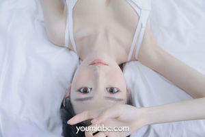 [尤蜜荟YouMiabc] Gadis Shen Mengyao dengan rok putih