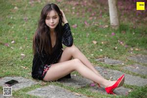 Модель Сяо Ю «Сяо Ю в цветах» [IESS] Красивые ноги.