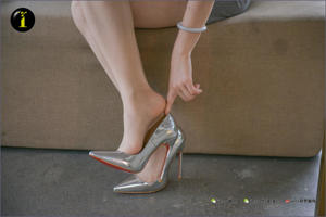 [IESS Pratt & Whitney Collection] 076 Model Xiaojie "Silberne High Heels im Café"