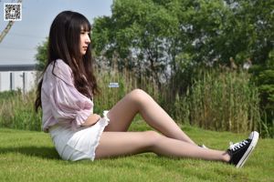 [Dasheng Model Shooting] No.020 Qiqi, the weather is good to dry the feet of the stockings