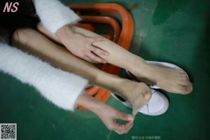 Шаньшань "Короткая юбка и красивые свиные ножки" [фотография из Наси] №097