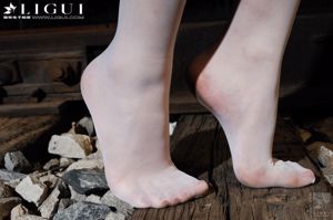 Model Wenxin „The Temptation of White Silk” [丽 柜 LiGui] Zdjęcie pięknych nóg i nefrytowych stóp