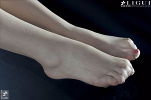 Modelo Qingqing "Chica de tacón alto con estampado de leopardo y pies de seda" [Ligui LiGui] Foto de hermosas piernas y pies de jade