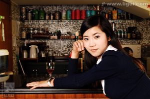 Modello Karuru "Miss Liquor's Bar to Fame the Guests" [丽 柜 LiGui] Foto di belle gambe e piedi di giada