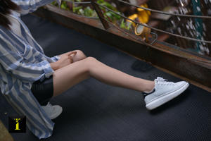 [Coleção IESS Pratt & Whitney] 153 Modelo A Li "Os mais puros sapatos brancos tamanho 34"